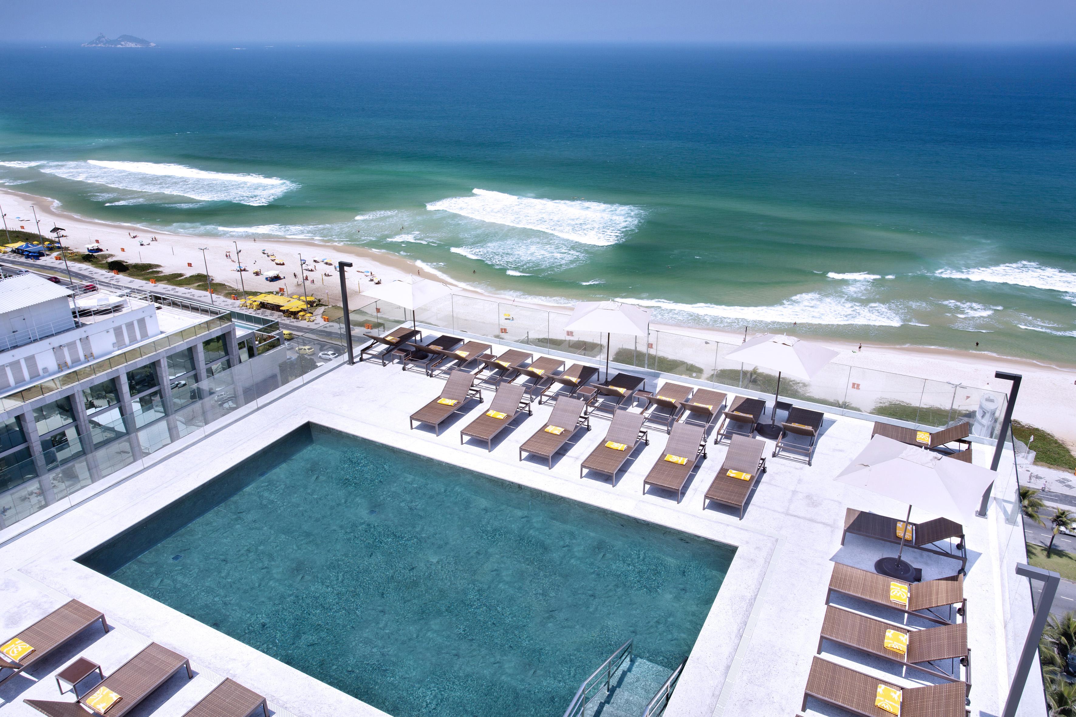 Windsor Marapendi Hotel Rio de Janeiro Eksteriør billede The rooftop pool at the Hilton Tel Aviv