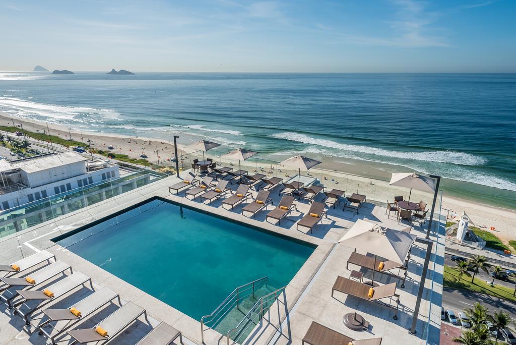 Windsor Marapendi Hotel Rio de Janeiro Eksteriør billede The rooftop pool at the hotel